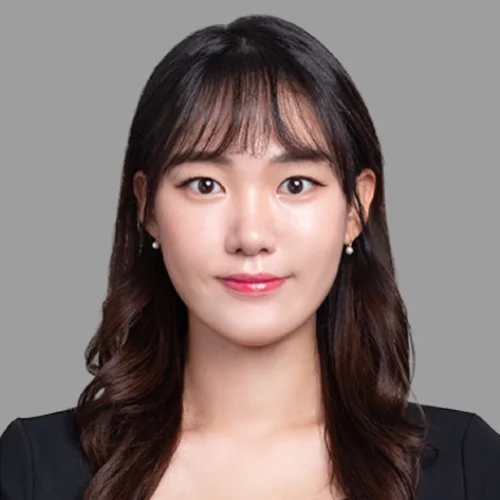 Head shot of Heejin Cho