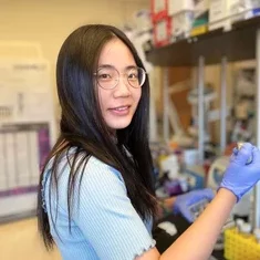 Head shot of Ling Wu